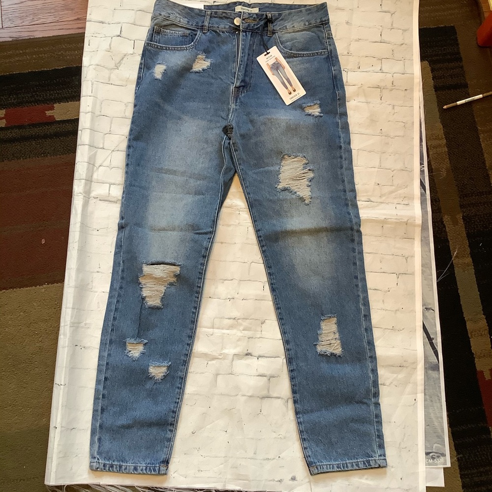 Women’s High waisted mom jeans 28 distressed